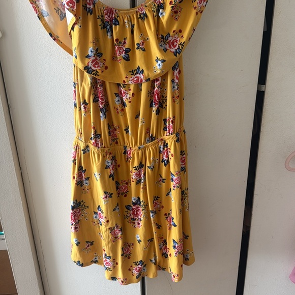 Yellow Ruffled Off-Shoulder Sundress - Picture 5 of 6